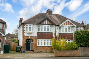 Esher Road, East Molesey- click for photo gallery
